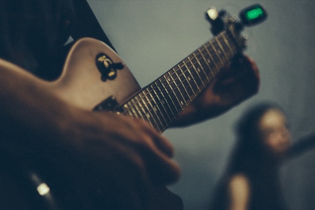 electric-guitar-tuner