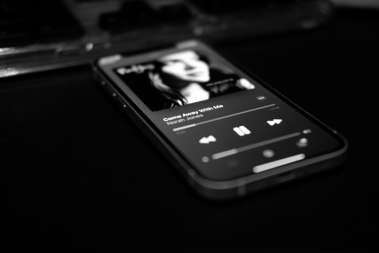 Phone Norah Jones Song