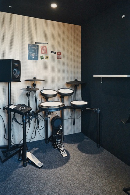 전자드럼 페달 실내