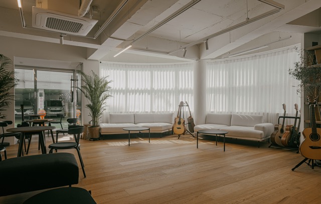 소파 기타 로비