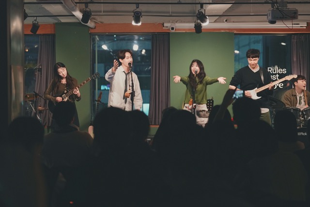 사람들 기타 마이크